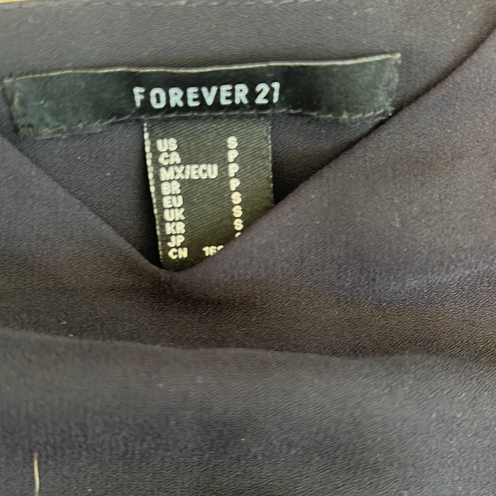 Forever 21 small - Picture 2 of 3